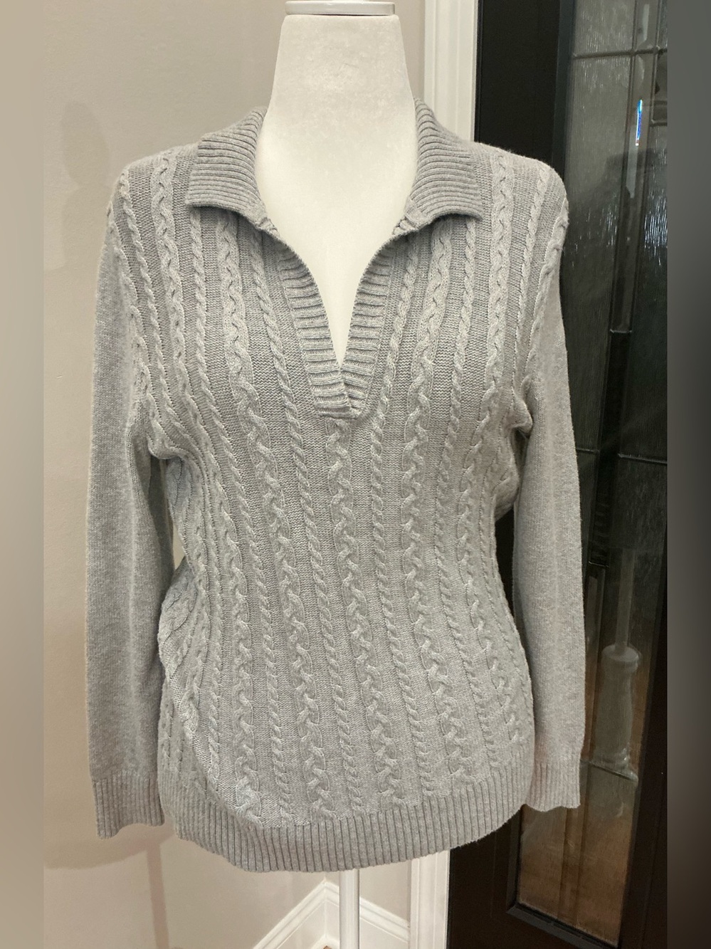 Talbots Light Gray Cable-Knit V-Neck Sweater Size Large Petite